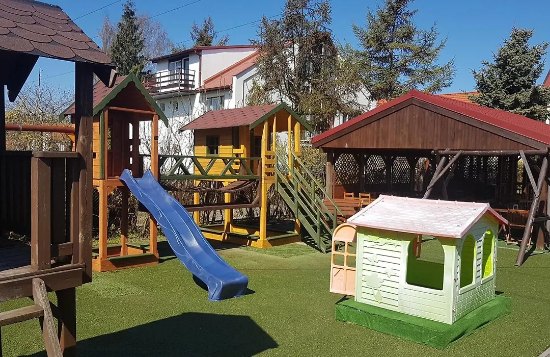 POLARIS B&B-kameralne, rodzinne pokoje i domki z basenem-1